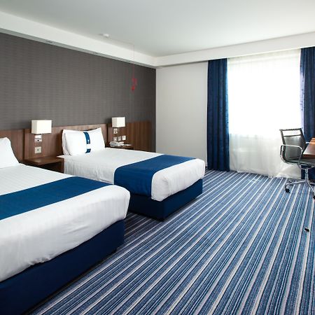 Holiday Inn Express Cambridge Duxford M11 Jct 10 By Ihg Екстер'єр фото
