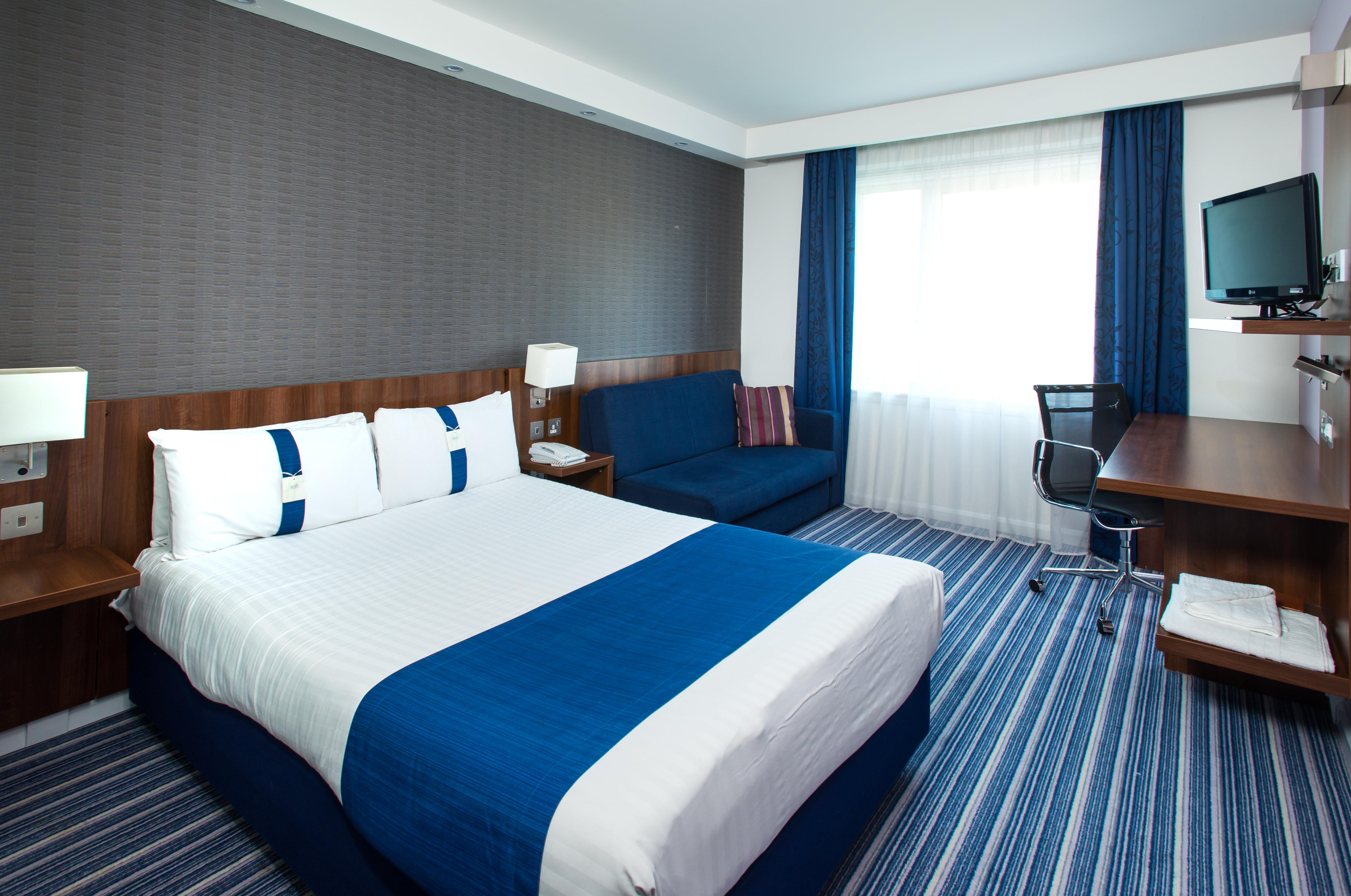 Holiday Inn Express Cambridge Duxford M11 Jct 10 By Ihg Екстер'єр фото