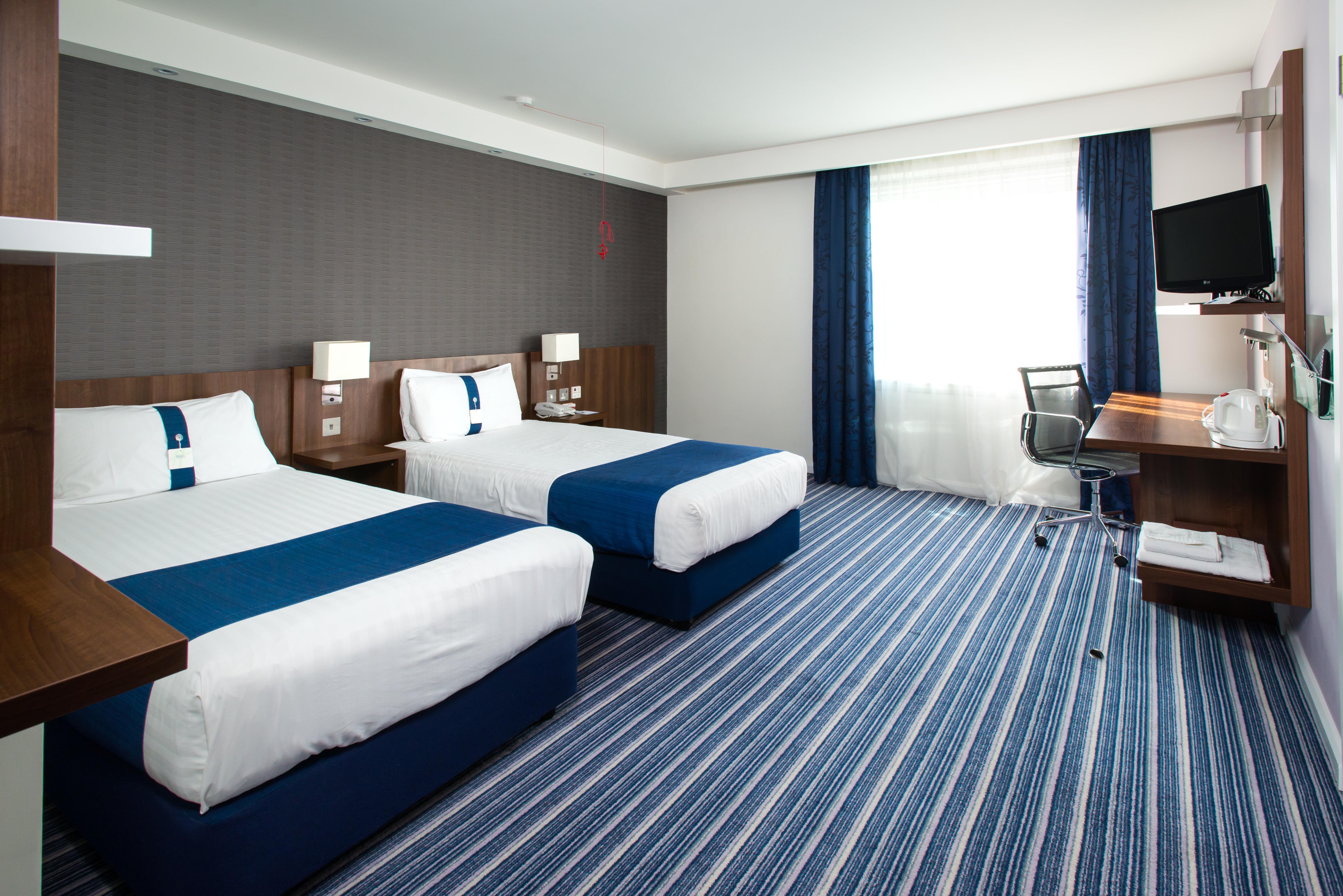 Holiday Inn Express Cambridge Duxford M11 Jct 10 By Ihg Екстер'єр фото