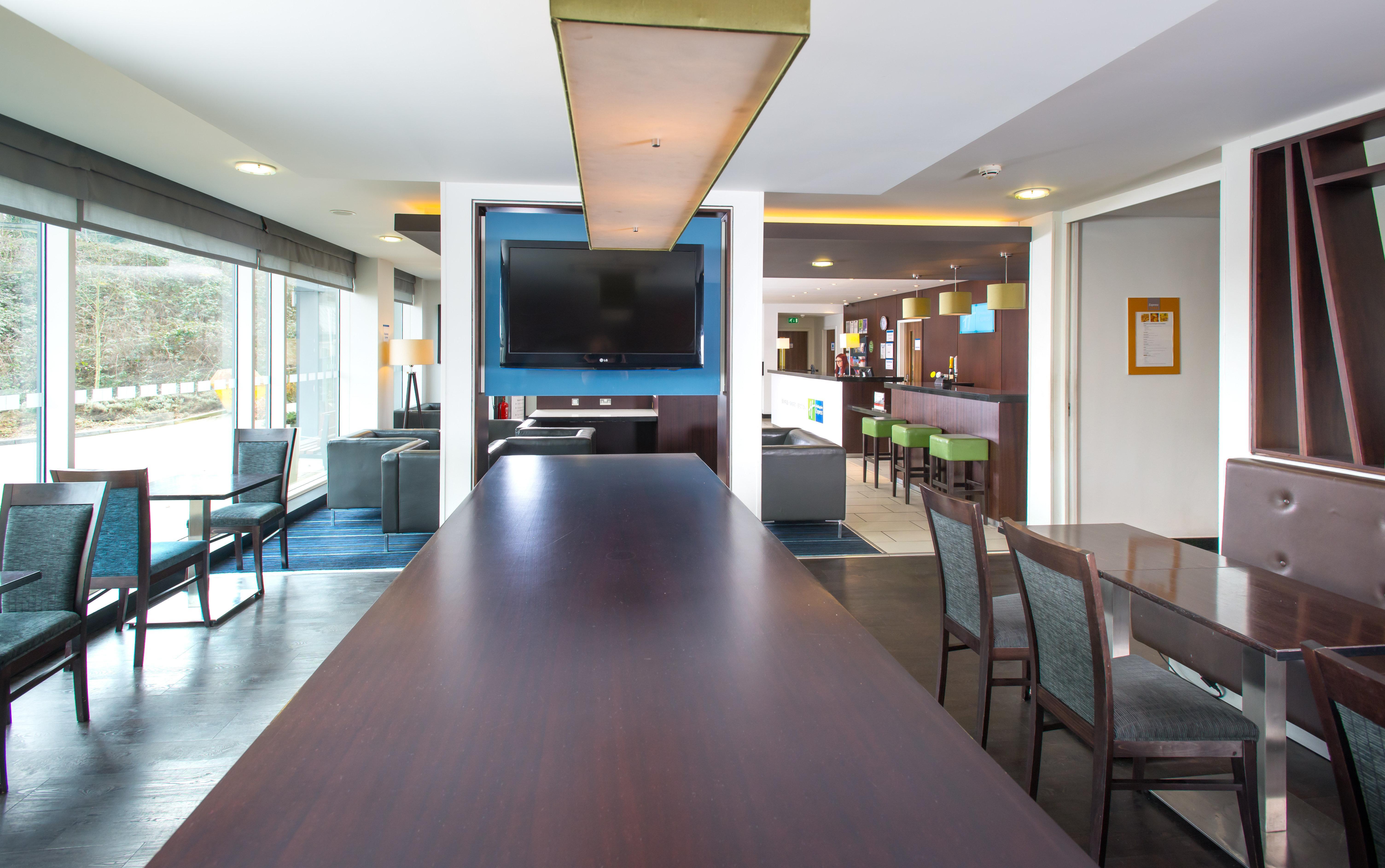 Holiday Inn Express Cambridge Duxford M11 Jct 10 By Ihg Екстер'єр фото