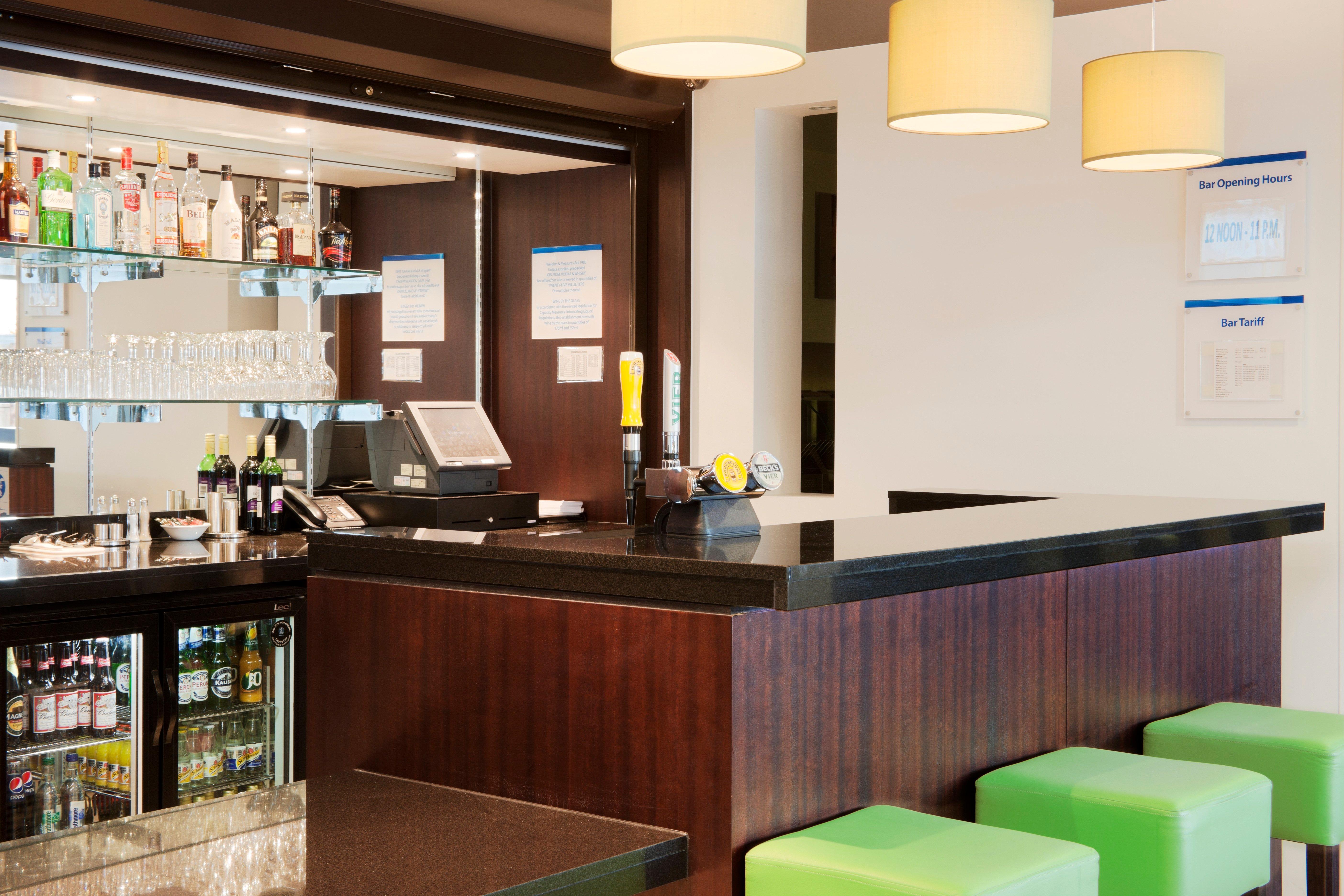Holiday Inn Express Cambridge Duxford M11 Jct 10 By Ihg Екстер'єр фото