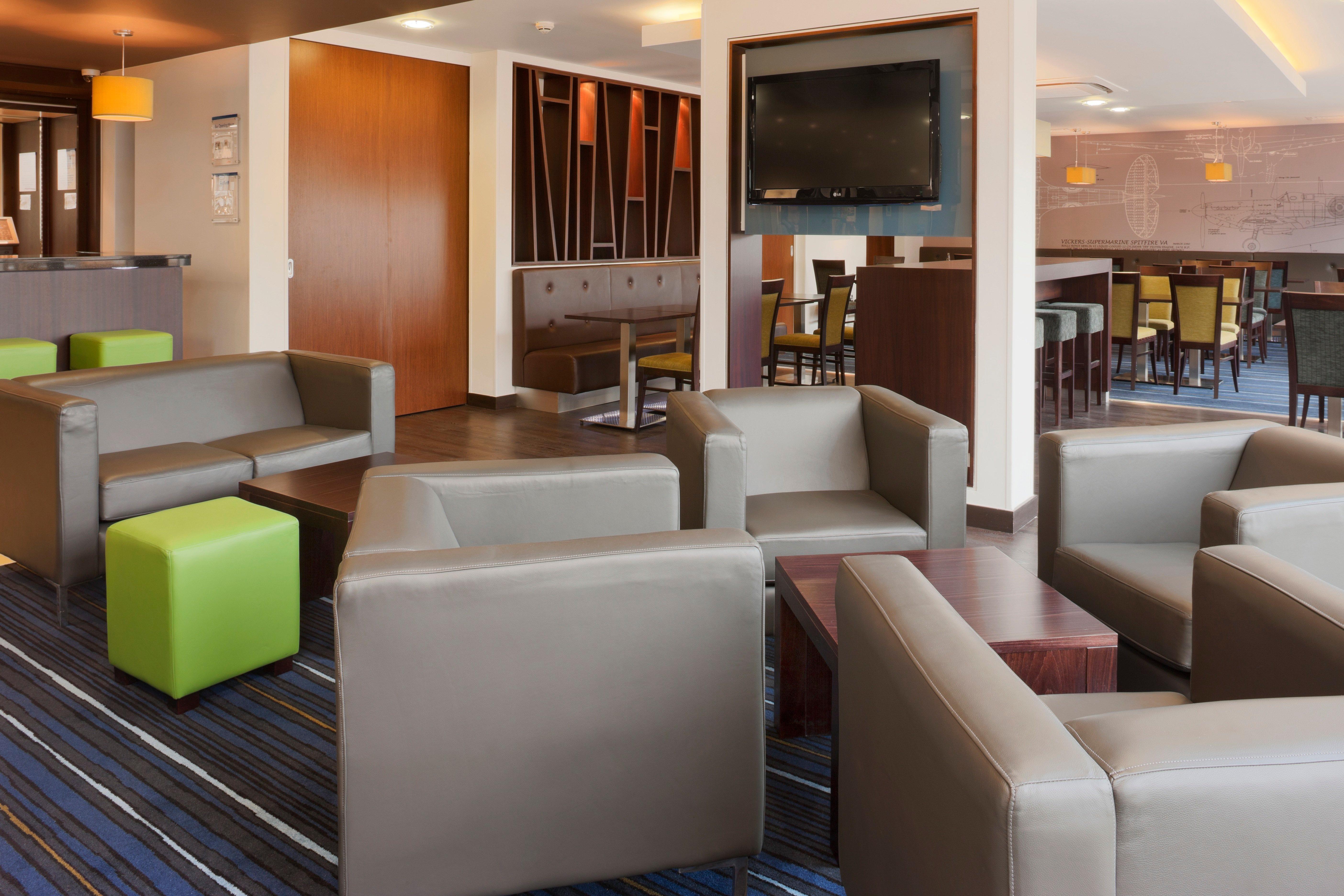 Holiday Inn Express Cambridge Duxford M11 Jct 10 By Ihg Екстер'єр фото