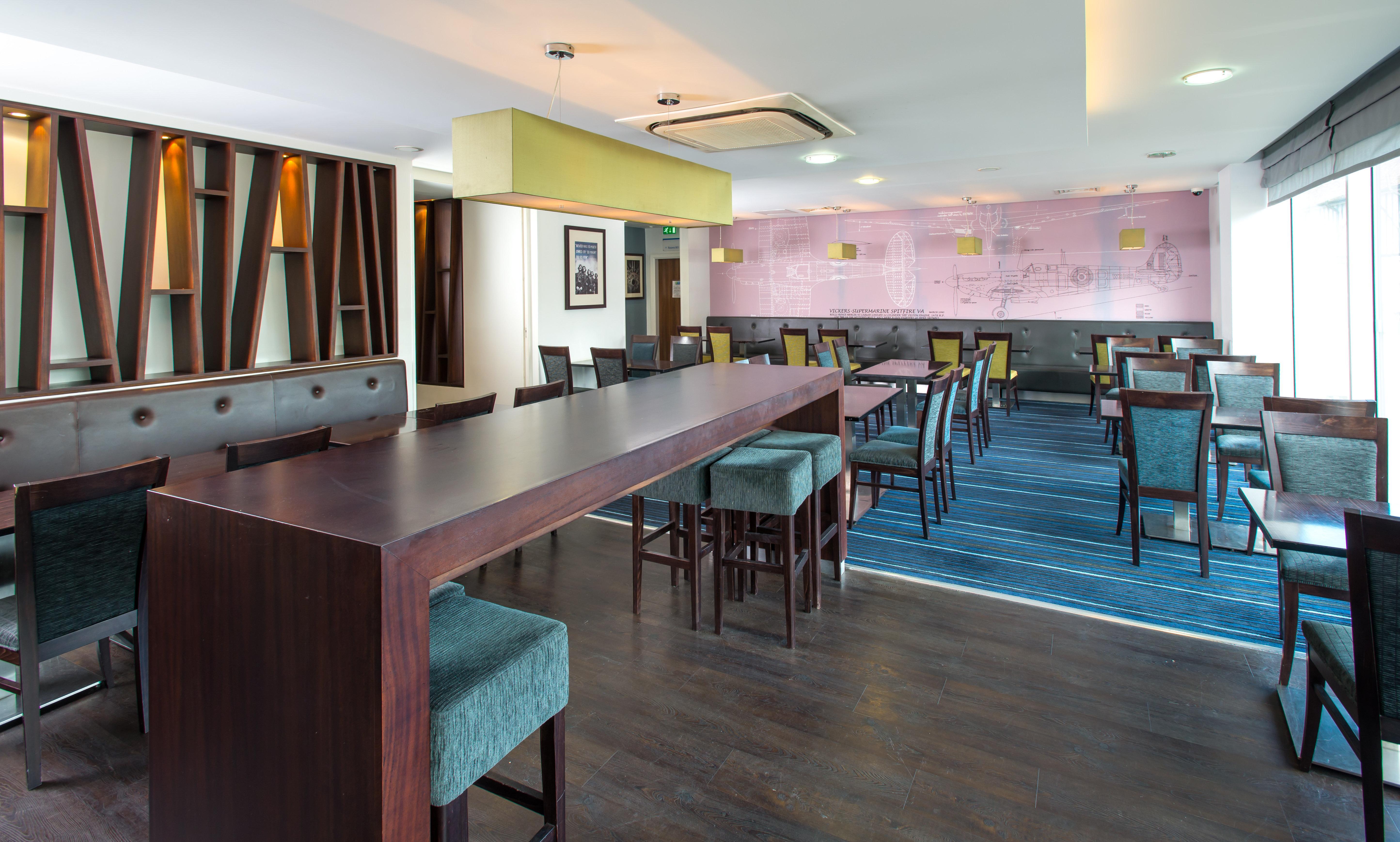 Holiday Inn Express Cambridge Duxford M11 Jct 10 By Ihg Екстер'єр фото