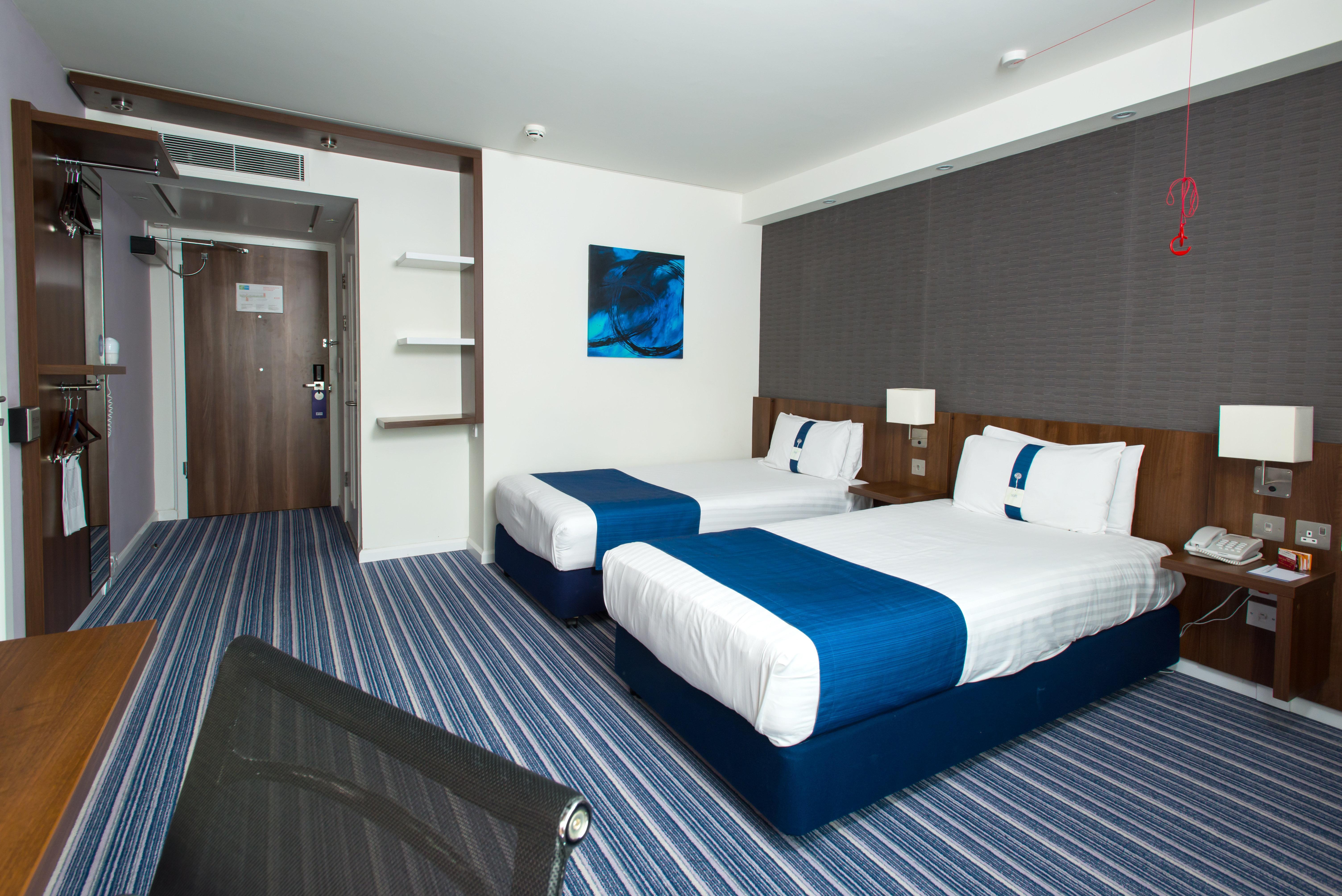 Holiday Inn Express Cambridge Duxford M11 Jct 10 By Ihg Екстер'єр фото