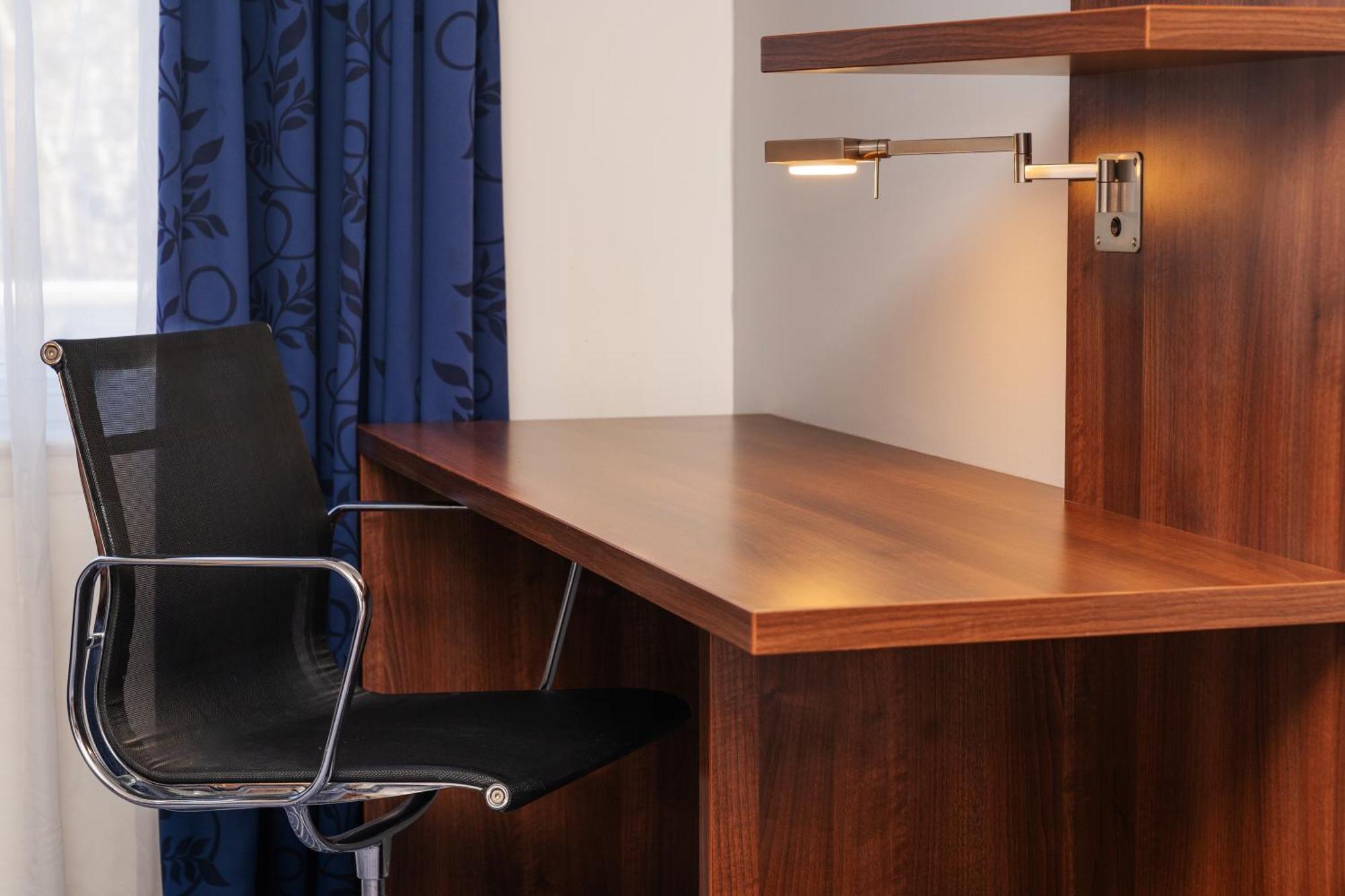 Holiday Inn Express Cambridge Duxford M11 Jct 10 By Ihg Екстер'єр фото