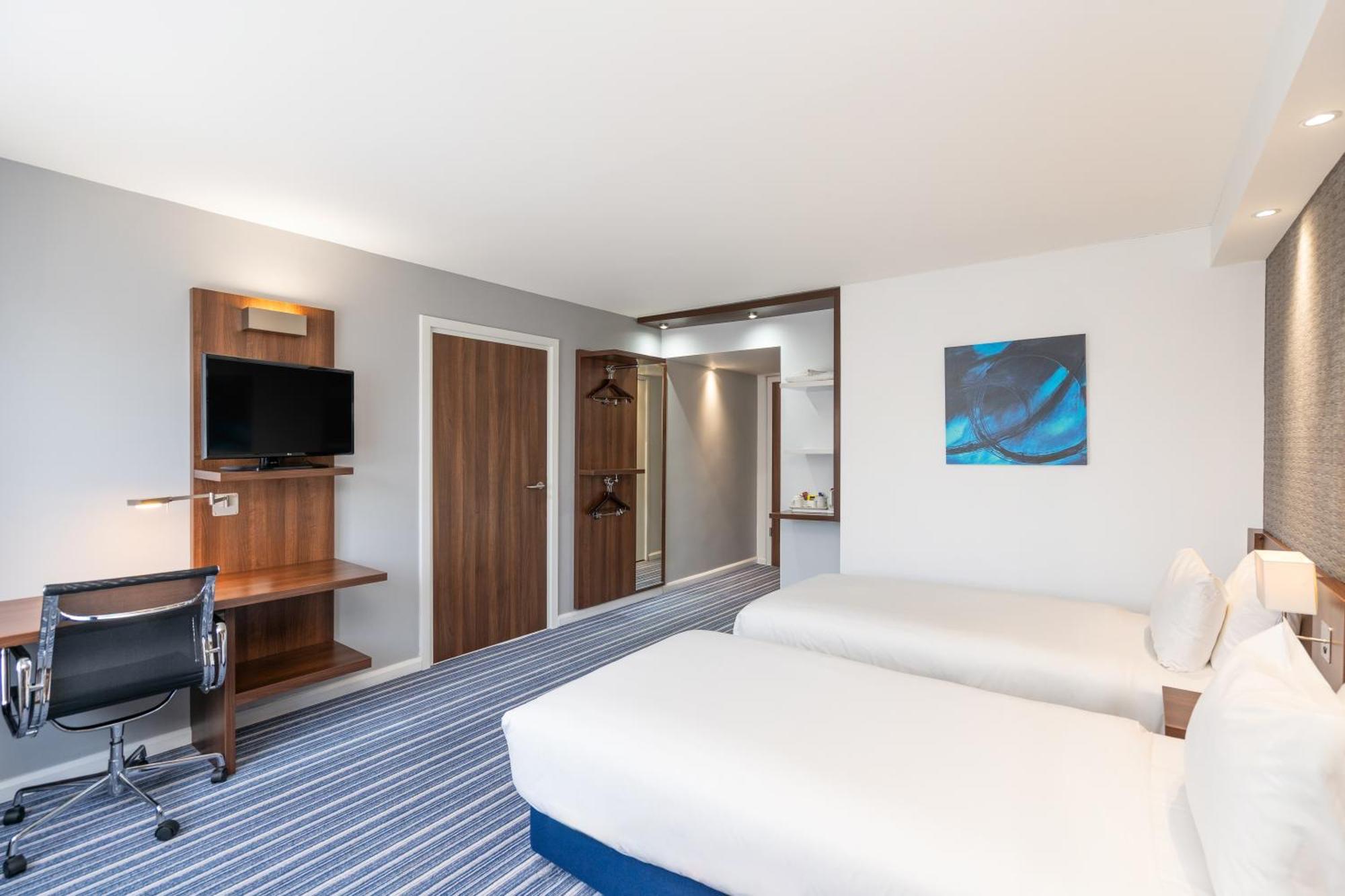 Holiday Inn Express Cambridge Duxford M11 Jct 10 By Ihg Екстер'єр фото