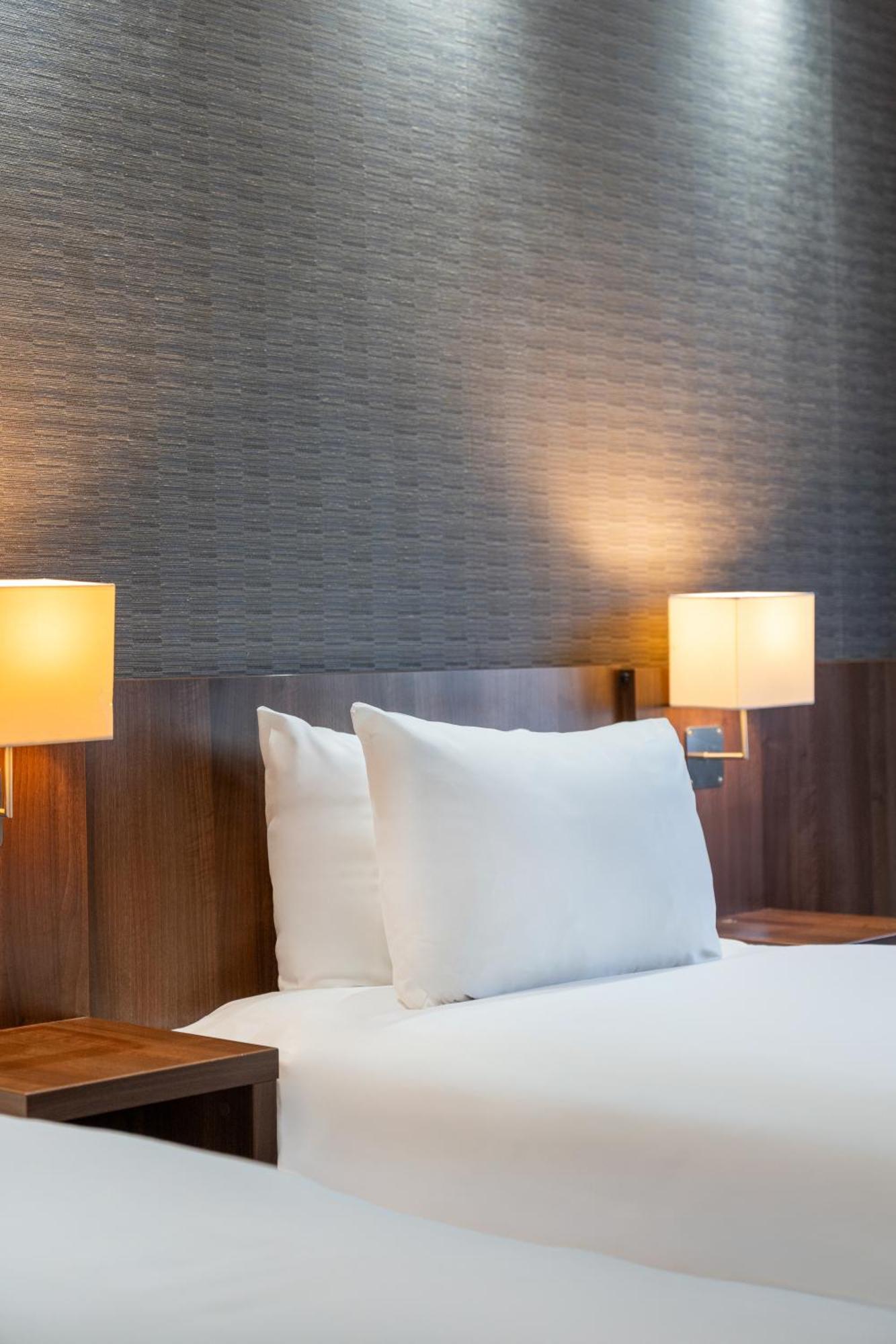 Holiday Inn Express Cambridge Duxford M11 Jct 10 By Ihg Екстер'єр фото