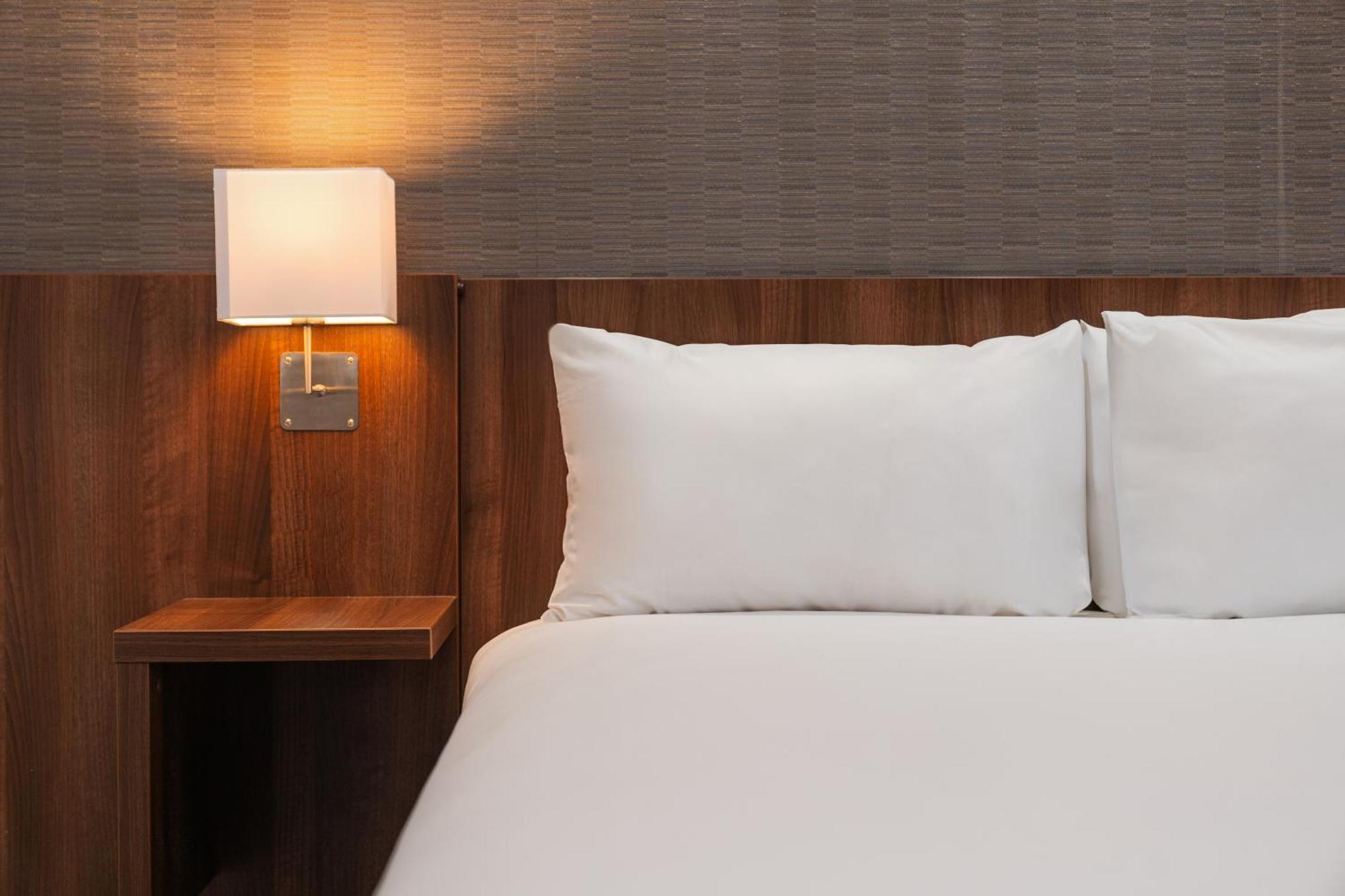 Holiday Inn Express Cambridge Duxford M11 Jct 10 By Ihg Екстер'єр фото