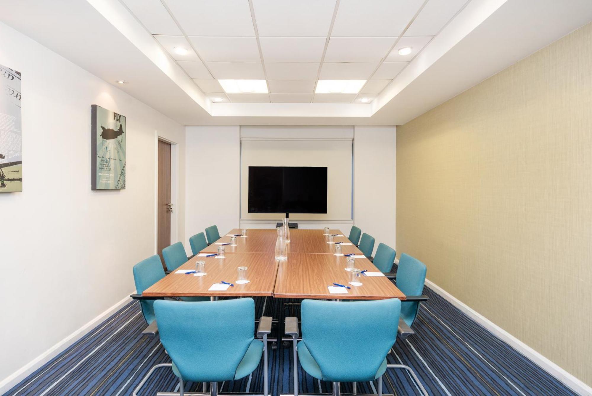 Holiday Inn Express Cambridge Duxford M11 Jct 10 By Ihg Екстер'єр фото
