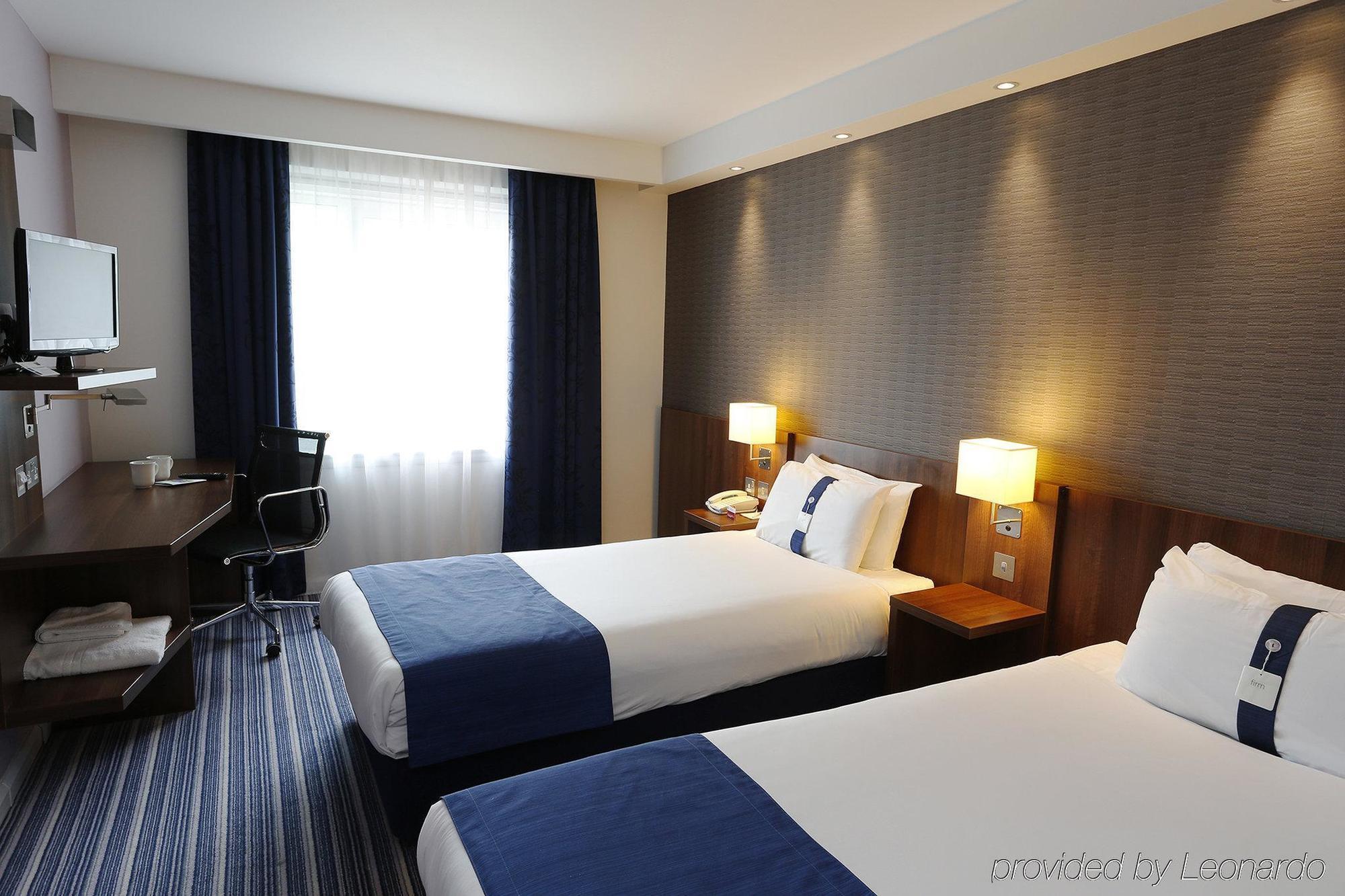 Holiday Inn Express Cambridge Duxford M11 Jct 10 By Ihg Екстер'єр фото