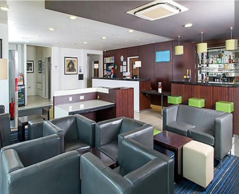 Holiday Inn Express Cambridge Duxford M11 Jct 10 By Ihg Екстер'єр фото